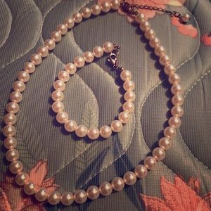 Matching Pearl necklace & bracelet